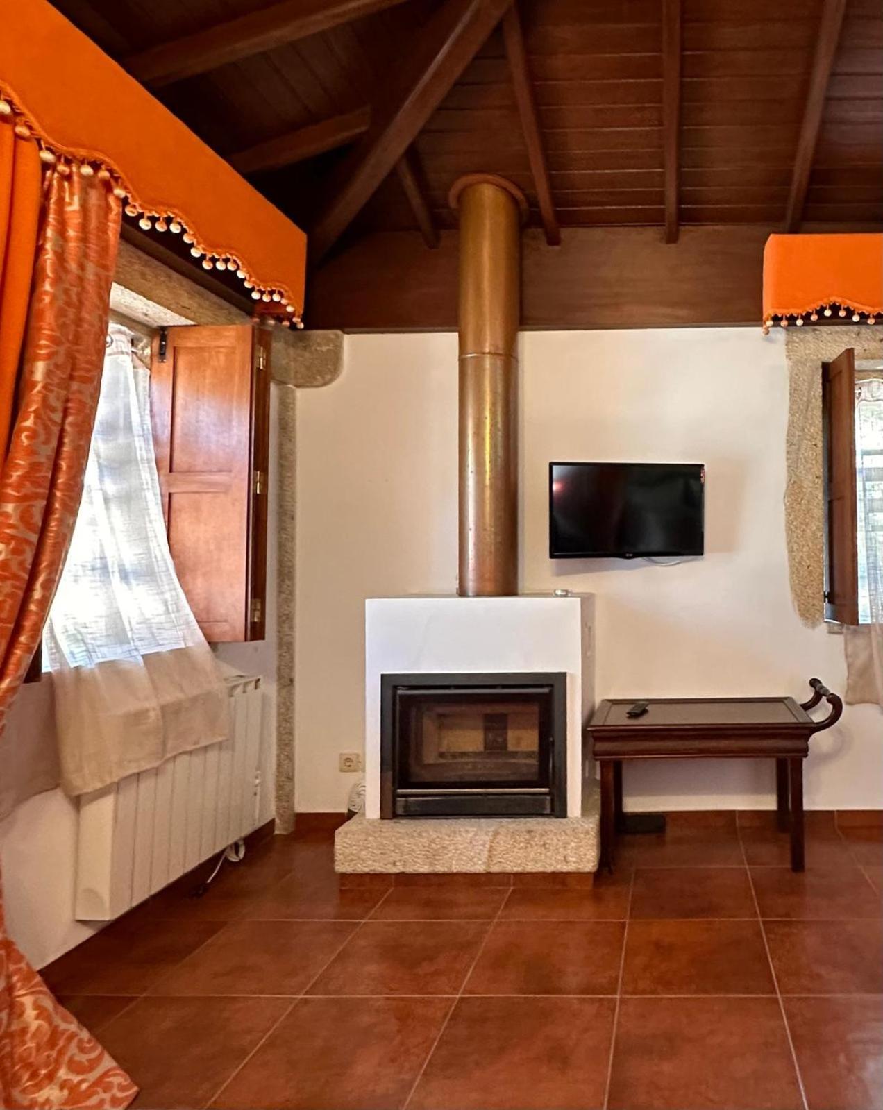 Guest house Casas Do Rio Cossourado (Braga)