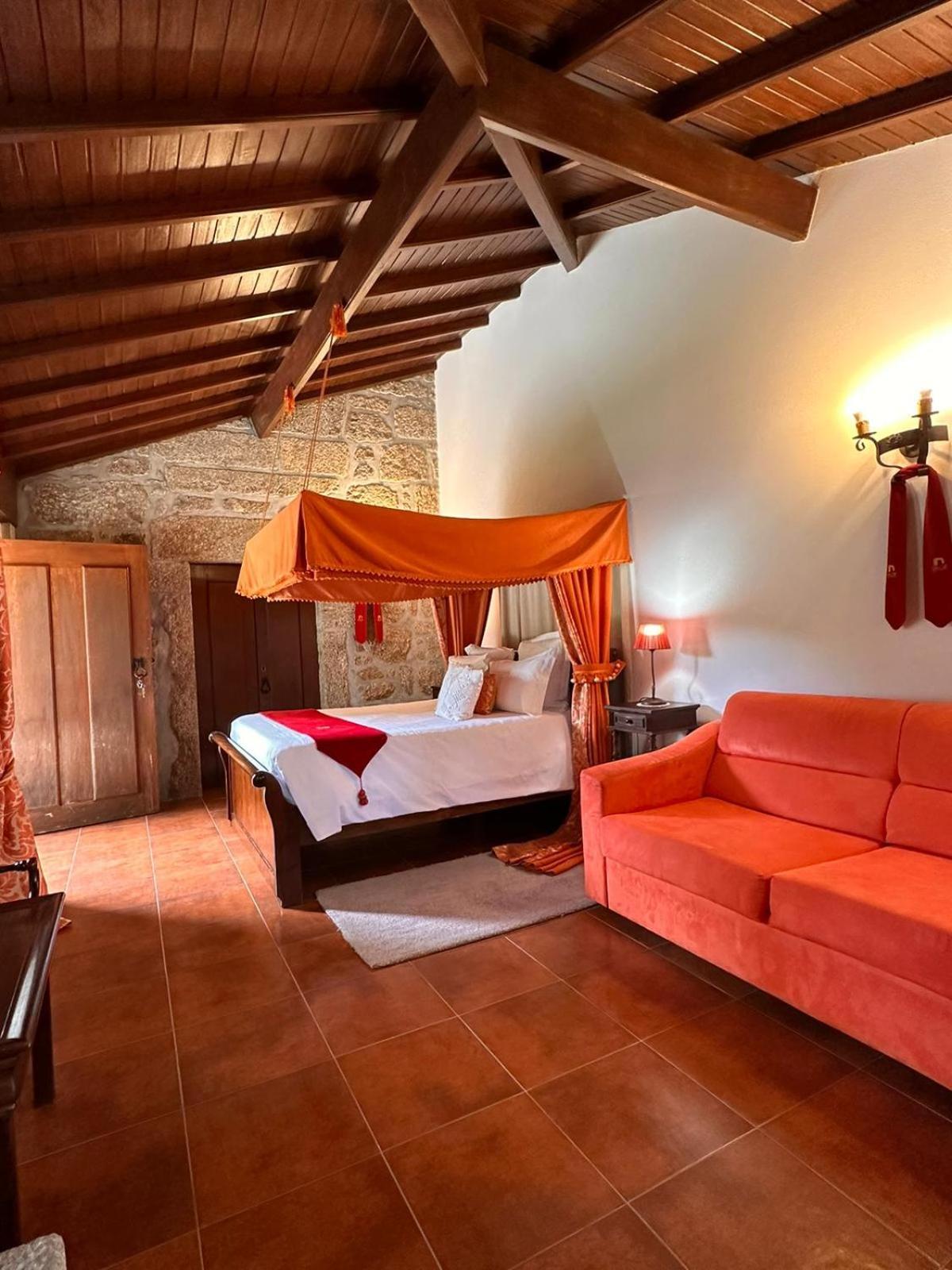Guest house Casas Do Rio Cossourado (Braga)